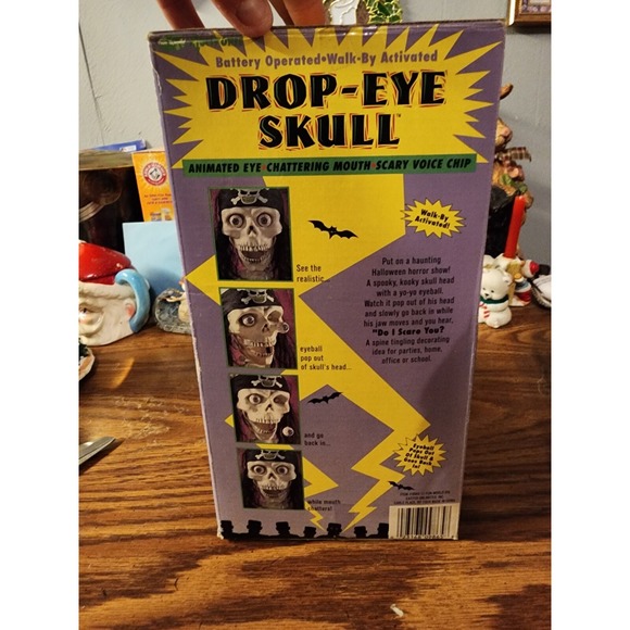 Vintage Fun‎ World Electronic Drop Eye Skeleton Pirate Decor Halloween. Works.